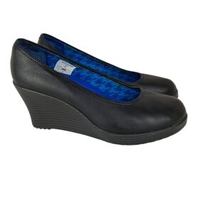 Crocs A-Leigh Closed Toe Leather Black Wedge Pumps Women's Size 6